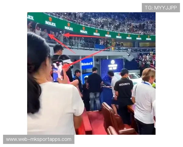 网球赛场明星见面会成为拉近粉丝距离的有效方式