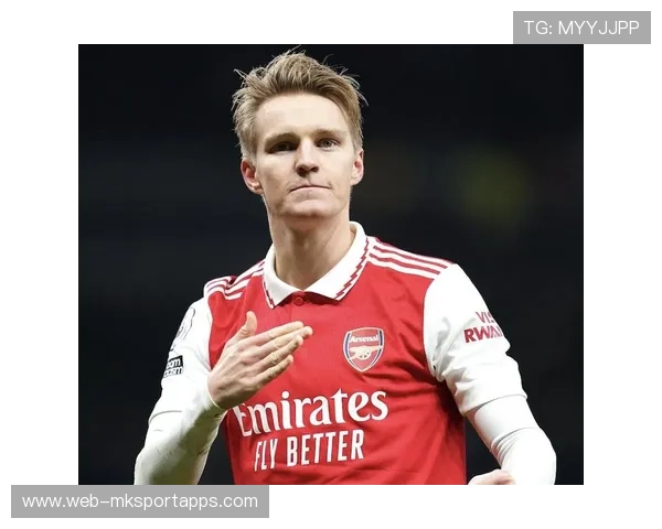 厄德高转移节奏加快,中场出球更果断,厄德高首秀 厄德高转移节奏加快,中场出球更果断,厄德高首秀