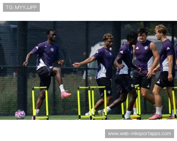 曼联签下新星,青训系统稳步推进 曼联签下新星,青训系统稳步推进